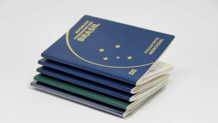 Como a crise econômica está afetando a emissão de passaportes