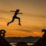 Mulher pulando de 2018 para 2019